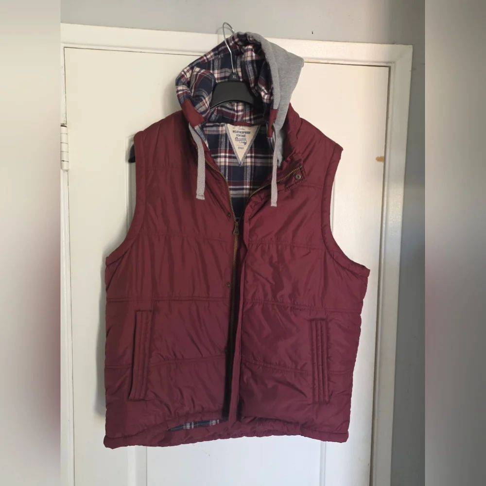 Men's Weatherproof Vintage Red Hooded Puffer Vest with Plaid Lining NWOT XL